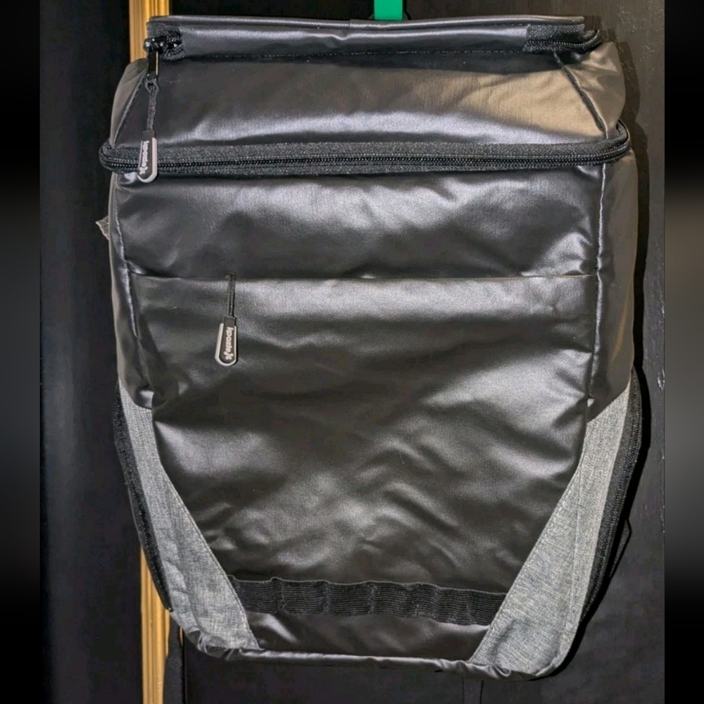 Koozie Insulated 26 can Cooler Backpack Black Gray Multiple Pockets NWOT